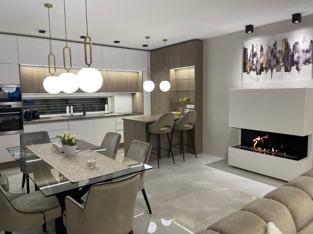 Luxury With Jakuzzi Near Neusiedler Villa